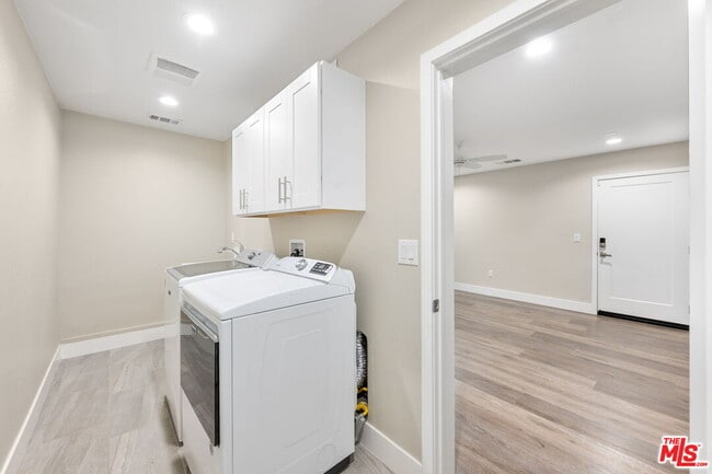 Building Photo - 4374 Paxton Pl