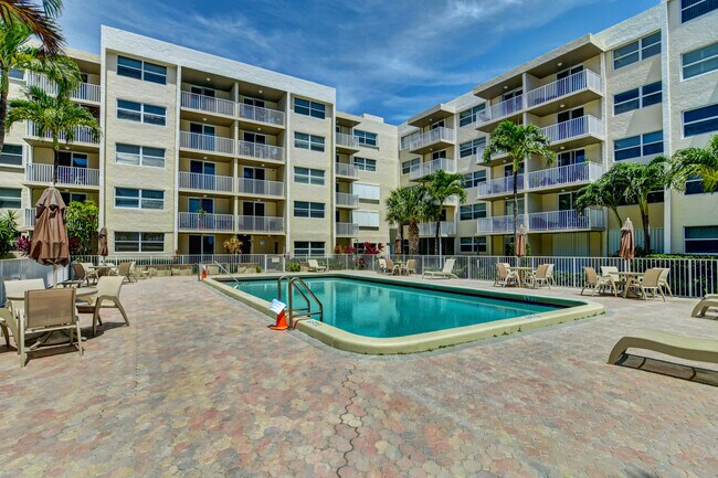 Building Photo - 2929 S Ocean Blvd