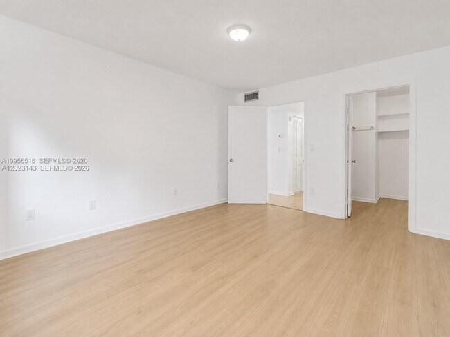 Building Photo - 7985 SW 86th St