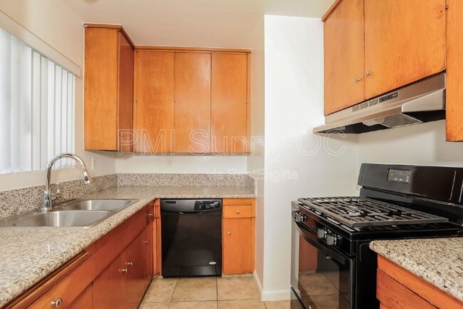 Building Photo - 2256 McNab Ave