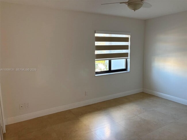 Building Photo - 5555 Ludlam Rd