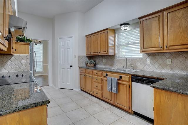 Building Photo - 108 Mesquitewood St