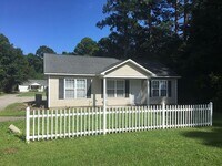 Building Photo - COMING SOON - 1 Bedroom House with Garage on Masonboro Loop