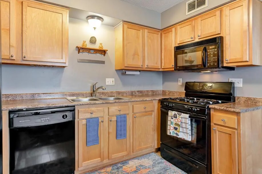 Kitchen - 4819 Middletowne St