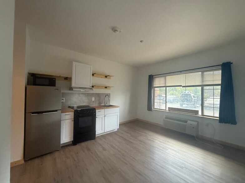 Interior Photo - Ski Town Apartments - Utilities Included! ...