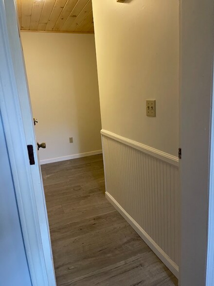 Building Photo - 2104 E Main St