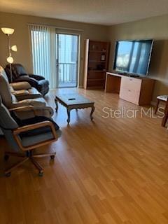 Building Photo - 708 Oakgrove Dr