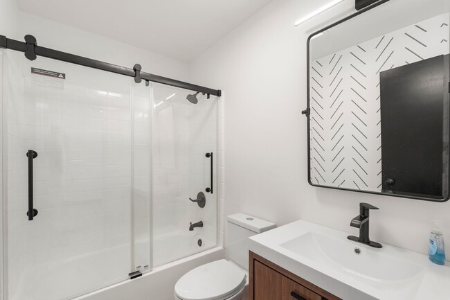 Building Photo - Welcome to Uptown Living in a South Park S...