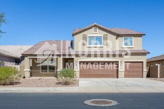 Building Photo - Beautiful Large Home Available Now!