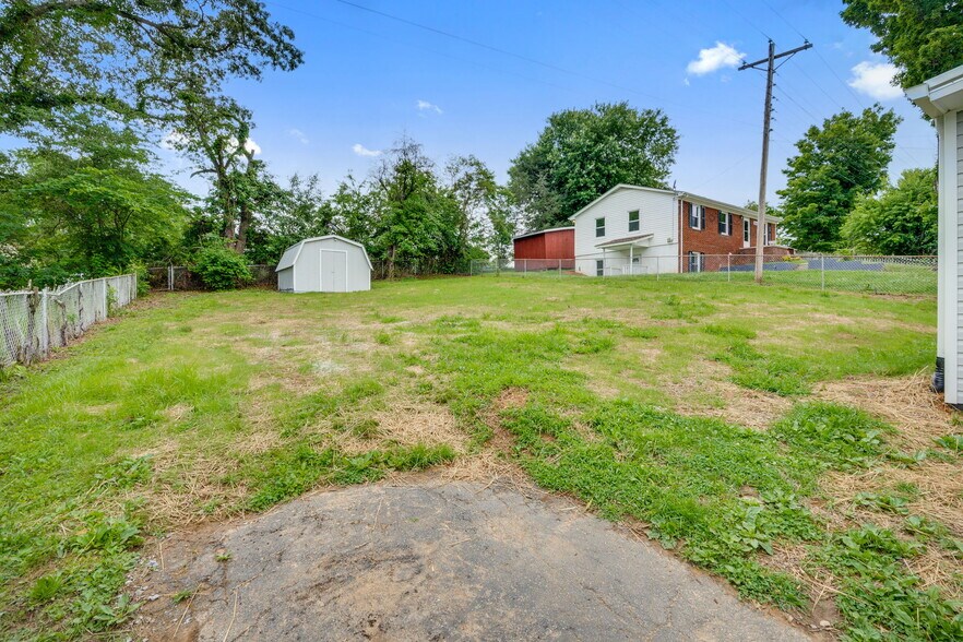 Building Photo - 209 Old Union Rd