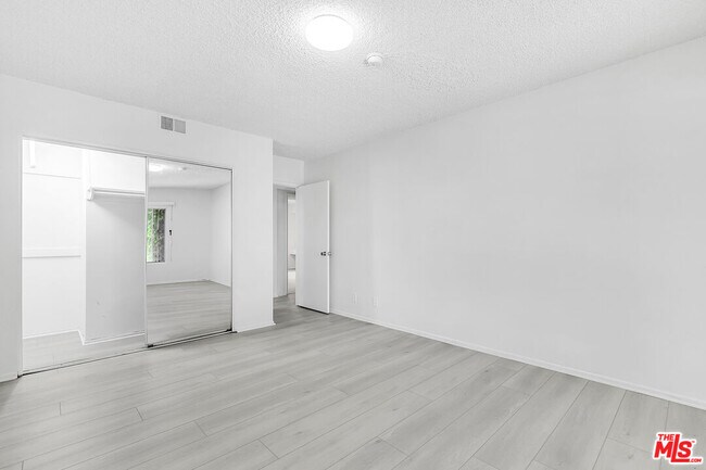 Building Photo - 2332 S Beverly Glen Blvd