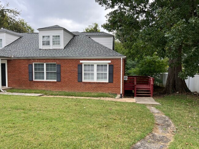 Primary Photo - 419 Belmont Ave