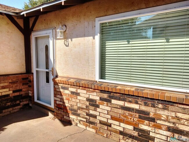 Building Photo - 1808 Arcineiga Dr