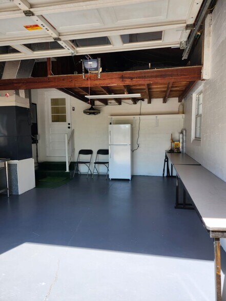 Building Photo - 537 S Clayton Ave