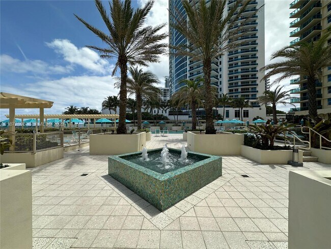 Building Photo - 2501 S Ocean Dr