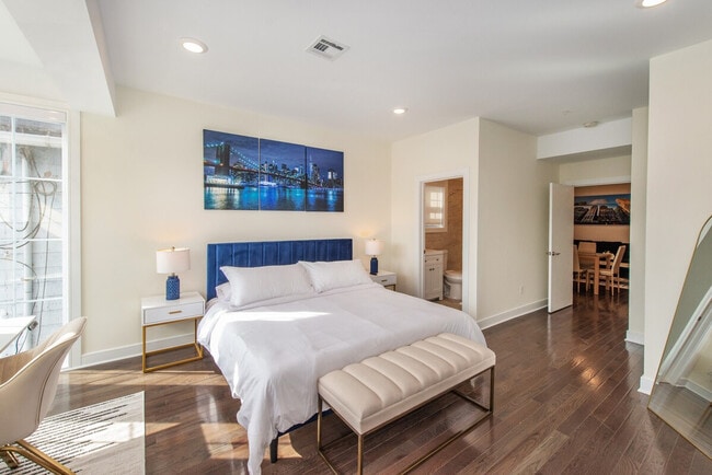 Building Photo - 1610 51st St