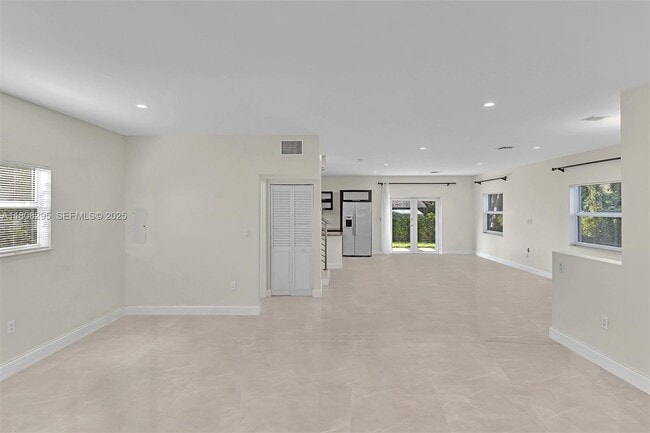 Building Photo - 2620 NE 214th St