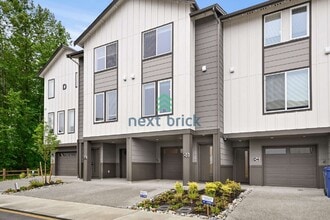 Building Photo - Spacious 3-Bedroom Townhouse Retreat with 3 Full Baths in Bothell - 1,551 Sq. Ft. of Modern Comfort!