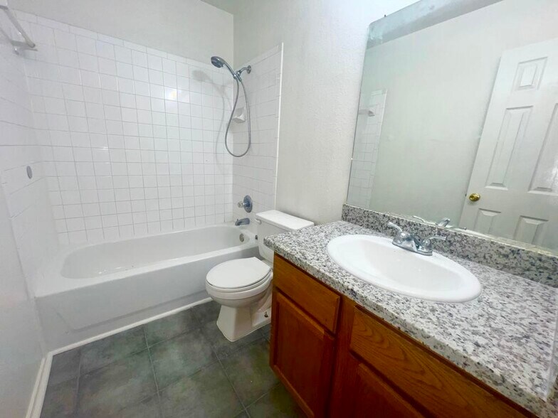 Building Photo - 3407 Barcelona Dr