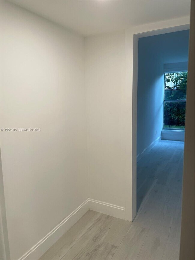 Building Photo - 2160 SW 16th Ave