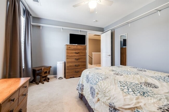 Building Photo - 285 Willow Point Cir