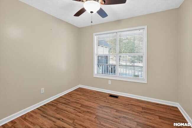 Building Photo - 198 Lakeview Dr