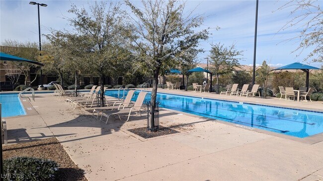 Building Photo - 3072 Bicentennial Pkwy