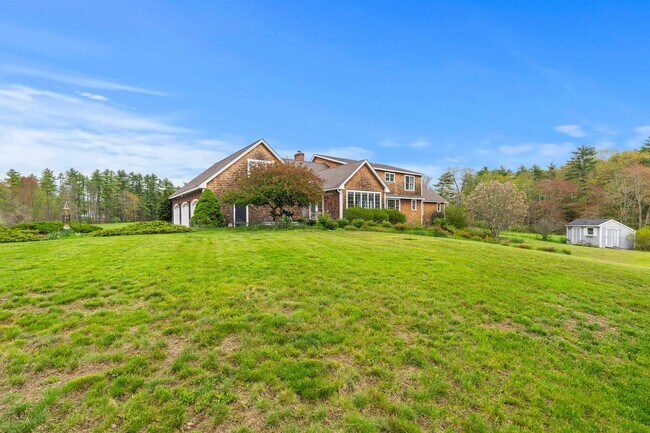 Building Photo - 295 Wadleigh Falls Rd