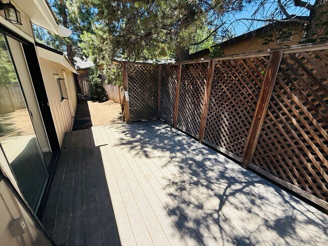 Building Photo - Pet Friendly 4 bed 2 bath house for rent at 1222. Jobs Peak