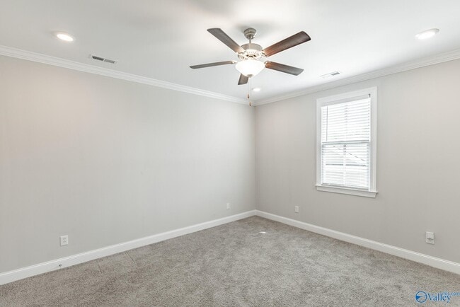 Building Photo - 40 Pine St