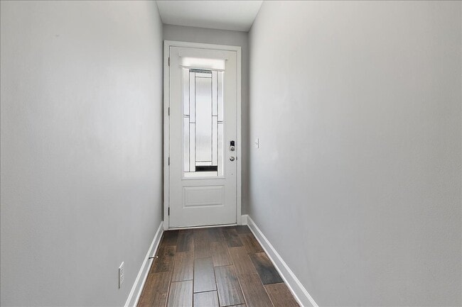 Building Photo - 1021 Seaside Dr N