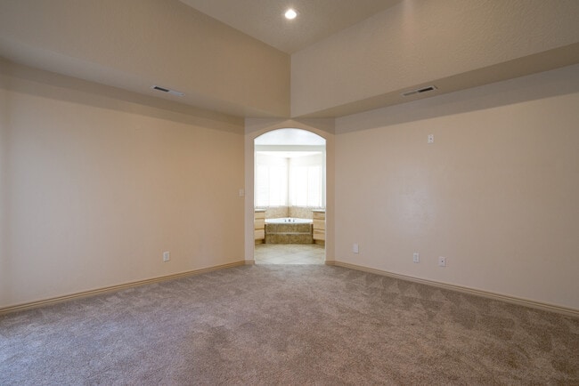 Building Photo - 3 Bedroom Plus Office in The Knolls at Little Valley