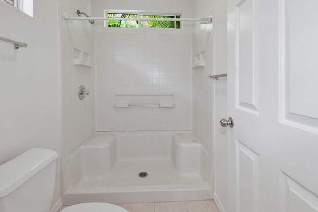 Building Photo - ***Pines II 2 Bedroom 2 Bath Fully Furnish...