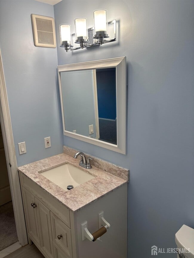 Building Photo - 98 Keystone Ct