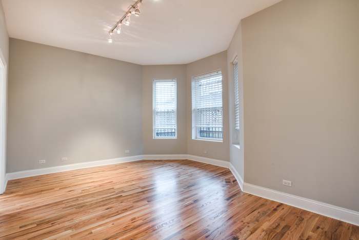 Master - 5012 S Calumet Ave
