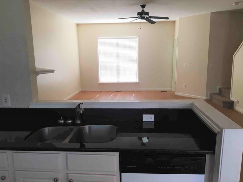 Kitchen to den - 7042 Mead Lane