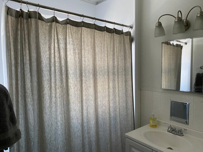 Building Photo - 160 Seminary Ave