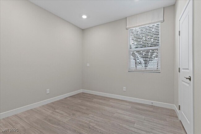 Building Photo - 4181 Nopal Serrano Ave