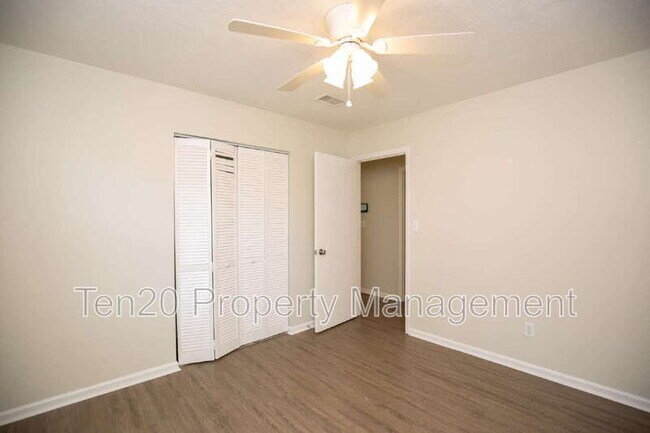 Building Photo - 8334 Canaan Dr