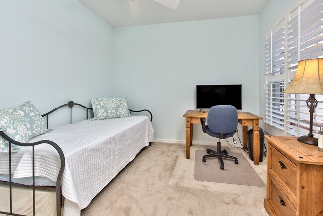 Building Photo - COACH HOME AT PELICAN BAY