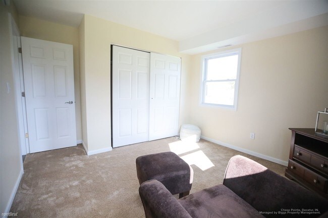Building Photo - 2 br, 1 bath  - Chase Pointe