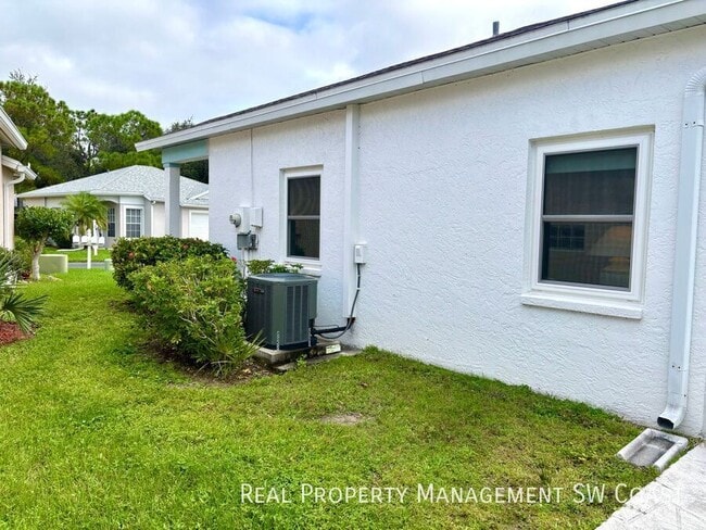 Building Photo - 10734 Blue Bimini Cir