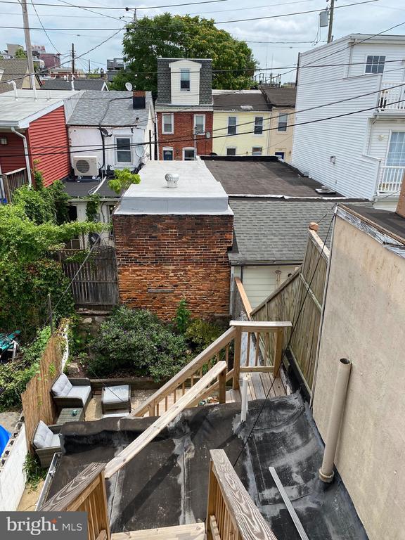 Building Photo - 229 S Ann St