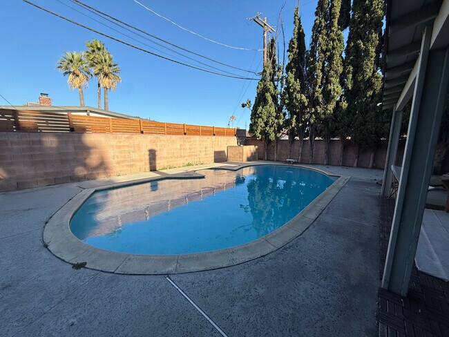 Building Photo - 7700 Alcove Ave