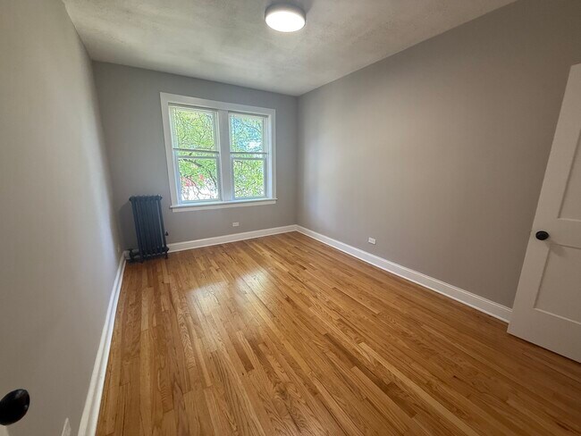 Building Photo - 4956 N Harding Ave