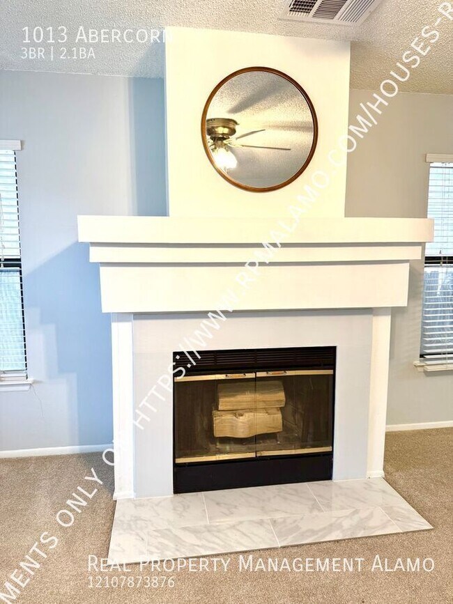 Building Photo - 1013 Abercorn-