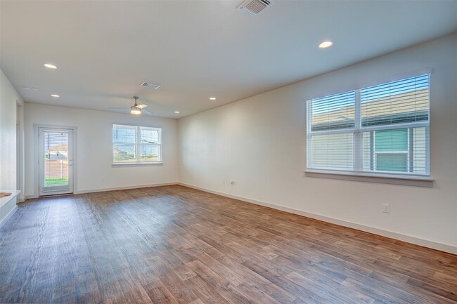 Building Photo - 4613 Tully Dr