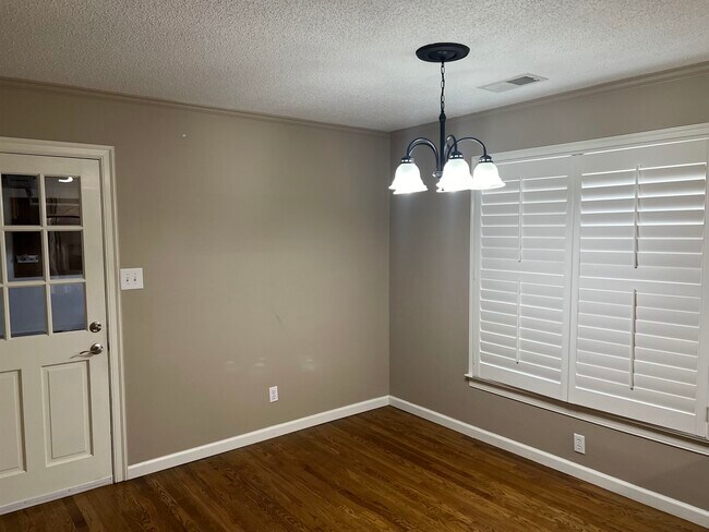 Building Photo - 370 Goldfinch Cove