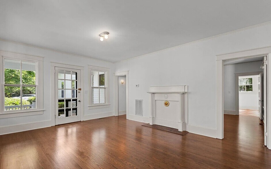 Living Room - 1904 Wolcott Ave