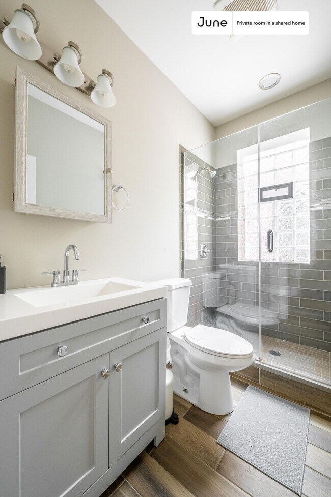 Building Photo - Room in Shared 3 bed/1 bath home